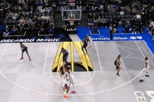 危險！薩格斯撲防杰明三分犯規(guī) 裁判回看升級一級惡意&三罰一擲