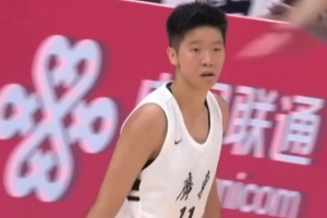 定海神針！黃思靜全場得到10分12板4助1斷3帽 正負(fù)值+10