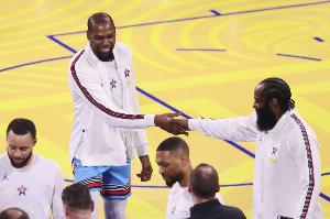 老將們閃耀的一天！庫(kù)里哈登杜蘭特三老今天一共120分