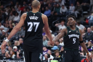 華子：戈貝爾禁區(qū)接球后表現(xiàn)進(jìn)步很多我很信任他 會(huì)更多給他傳球