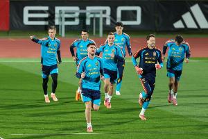 馬卡報(bào)：西班牙世界杯5大位置競(jìng)爭(zhēng)激烈 庫(kù)巴西、赫伊森需競(jìng)爭(zhēng)中衛(wèi)