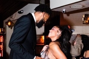 唐斯30歲生日女友告白：他總是給我?guī)黻柟?無法想象沒你的日子