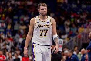 導(dǎo)火索！湖媒：東契奇透露在被交易前兩天 他和杜蒙發(fā)生過不愉快