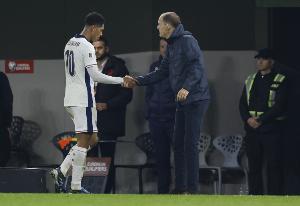 郵報：圖赫爾避免貝林吃二黃很明智，但貝林仍振臂怒目不滿被換下