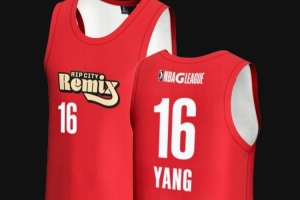 開拓者官博：楊瀚森混音隊16號中文版球衣現(xiàn)已上架