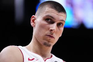 今日進行恢復性訓練！希羅表示希望一到兩周內(nèi)能夠復出參賽