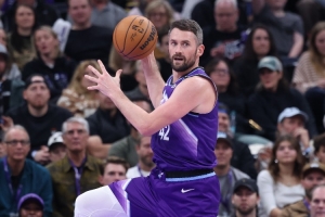 還有油！樂福出戰(zhàn)18分鐘三分6中2 砍下10分8籃板2助攻1蓋帽