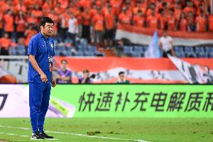 足球報(bào)：韓鵬是否繼續(xù)執(zhí)教泰山，取決于俱樂部戰(zhàn)略