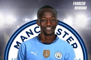 德天空：曼城準備在冬窗將18歲桑加雷外租，他在U23發(fā)揮出色