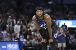 關(guān)鍵罰球違例！小卡特11中5拿到15分6板4帽 6犯離場