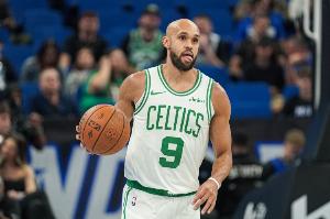 狀態(tài)回歸！德里克·懷特半場(chǎng)8中5&三分4中3拿到15分7板4助2帽