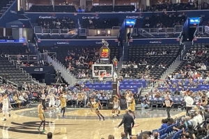 稀稀疏疏！記者曬奇才主場對陣籃網(wǎng)現(xiàn)場圖 其上座率慘淡無比