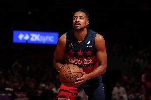 蝴蝶穿花！麥科勒姆背運連過2人 突到籃下拉桿上籃打中