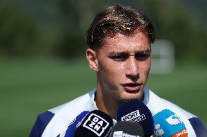 記者：皮奧·埃斯波西托應(yīng)該出國(guó)踢球，這樣才能成長(zhǎng)為偉大球員