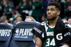 里弗斯：第一節(jié)字母捂了下腹股溝說沒事 當(dāng)時他應(yīng)該已經(jīng)受傷了