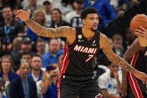 韋爾：哈斯勒姆說他希望我變得更好 這激勵我更多搶籃板 繼續(xù)提升