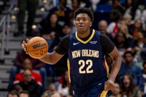 填滿數(shù)據(jù)欄！新秀中鋒奎因10中3砍下9+8+3+2+2 另有6次失誤