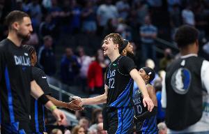 弗拉格在18歲就得到生涯第200分 此前三位做到的是詹科麥