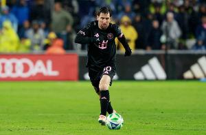 TA：拉波爾塔想在諾坎普外為梅西立雕像 巴薩主席競(jìng)選影響簽凱恩