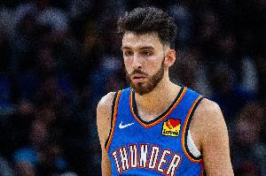 禮尚往來！切特強攻被馬特科維奇扇飛 防守端血帽奎因迅速回應