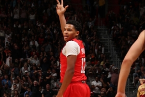 斯波：德魯·史密斯在場上幾乎能隨心所欲發(fā)揮 表現(xiàn)極具影響力