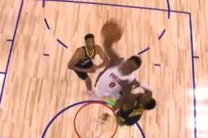 致敬小喬丹！杜倫空接超級戰(zhàn)斧隔扣馬瑟林 全場被點燃