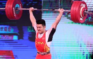 淚灑頒獎儀式！石智勇全運會奪金后宣布退役，結(jié)束22年舉重生涯