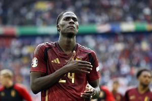 外媒：阿馬杜·奧納納買不到47碼球鞋，比利時足協(xié)員工坐飛機送