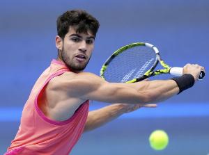 阿爾卡拉斯遭遇右腿傷勢，退出戴維斯杯