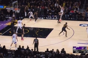 真是不講理！馬爾卡寧面對里夫斯 原地干拔后仰打成3+1回應(yīng)！