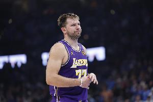 雷迪克：東契奇場均借助約31次無球掩護(hù) 防他必須像對付無球庫里