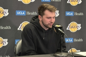 東契奇：老詹回歸球隊(duì)目標(biāo)還是贏球 釣魚動(dòng)作是朋友讓我做的