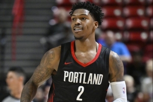 高效替補(bǔ)！凱萊布·樂福全場(chǎng)14投7中 得到17分7板3助1斷