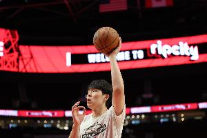 隊(duì)記：盡管楊瀚森還在不斷學(xué)習(xí) 但明顯能看出他在G聯(lián)賽積累的信心