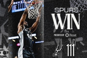 23+5&關(guān)鍵時刻連得7分！馬刺贏球海報：老將巴恩斯登上封面