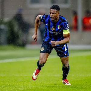 意媒：鄧弗里斯預(yù)計無緣米蘭德比，奧古斯托將頂替他的位置