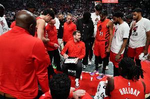 媒體人：開拓者平時沒啥配合&傷病后進(jìn)攻點(diǎn)更少 斯普利特快沒油了