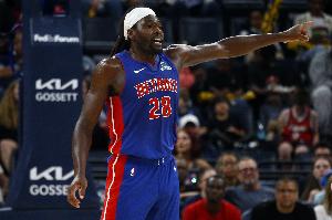 斯圖爾特首發(fā)出戰(zhàn)26分鐘 7中4&5罰全中拿到13分9板3助