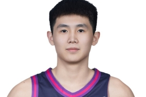 李悅洲銅牌戰(zhàn)空砍52分！上海主帥：上次全場盯他 這場更注重整體