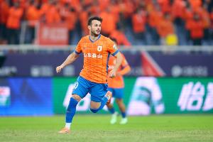 魯媒：泰山隊(duì)舉行球迷開放日活動(dòng)，瓦科談判的大門并沒有完全關(guān)閉