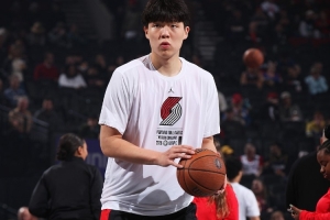 楊瀚森工作室：需要抓住的機(jī)會(huì)不是一次 需要打好的比賽不止一場(chǎng)