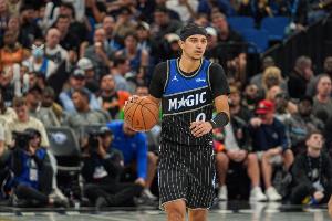 摧枯拉朽！布萊克持球直殺內(nèi)線 起飛暴扣打停勇士