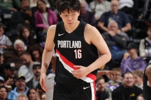 楊瀚森時隔8場再度披掛上陣 上一次出戰(zhàn)是10月30日