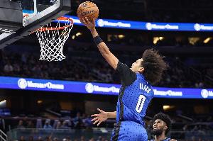 正負(fù)值+18最高！布萊克轟炸勇士內(nèi)線 全場13中8砍賽季新高21分