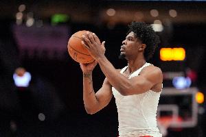 亨德森：很多人受我這種傷都離隊(duì)修養(yǎng) 我一直跟隊(duì)看錄像&學(xué)習(xí)