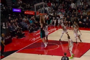 低位背打轉(zhuǎn)身打進(jìn)！NBA官方：楊瀚森比賽中大展身手！