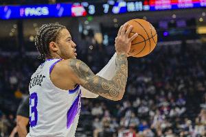 防守在哪里？基昂特·喬治半場15中9砍下23分 轟中5記三分很輕松