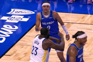 是魔鬼的步伐？布萊克打節(jié)奏拋投2+1 追夢(mèng)瘋狂比劃走步！