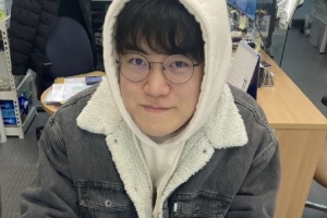 等待官宣了！粉絲的家人曬出了Gumayusi在日山/HLE辦公室簽約