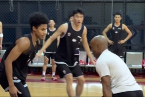 球員：教練我想打球！  ?主教練：我也想！